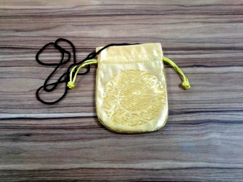 Жёлтая сумочка для мобильного телефона