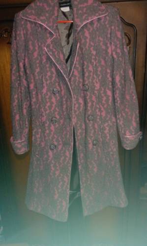 Пальто кружевное серое с розовым