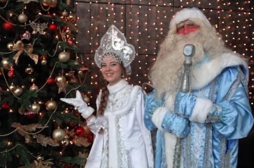 Дед Мороз и Снегурочка в Кремлевском стиле