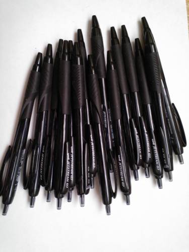 ручки шариковые ( чёрные)  uni  jetstream  1 пачка ( 15 шт.)