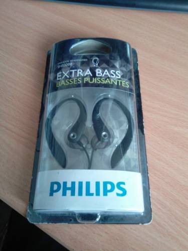 Продам новые  наушники Наушники Philips Extra Bass 