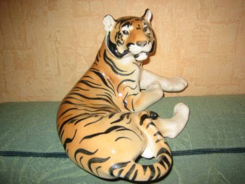 Большая статуэтка тигр
