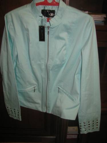 Куртка жен.р-р 48-50,рост 170-172,цвет салатовый,с подкладкой,п-во Германия,