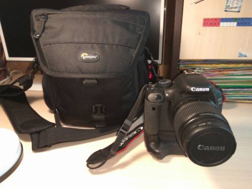 Продаю зеркальный фотоаппарат canon EOS 550D