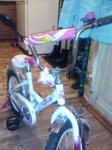 Детский велосипед 4-6 лет бело-розового цвета