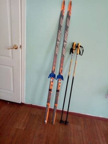 Лыжи, палки, ботинки 37 размер (комплект)