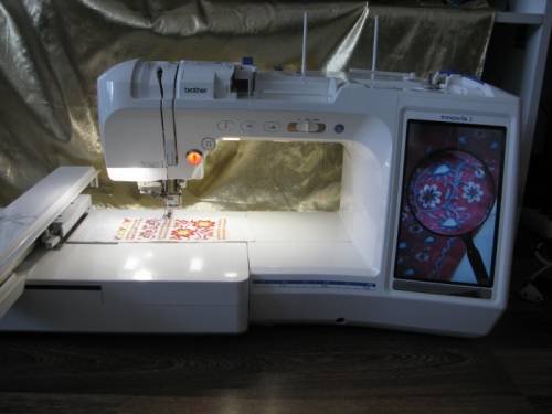 продам швейно-вышивальную машину
