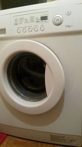 Продам недорого стиральную машину