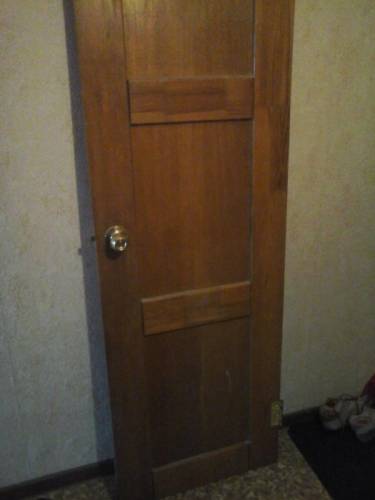 Межкомнатная деревянная дверь