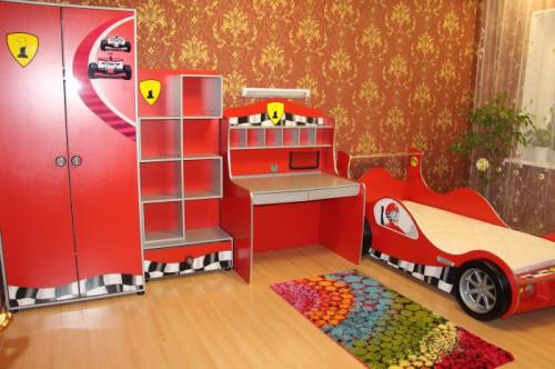 Продам комплект мебели для мальчика Формула -1 Феррари