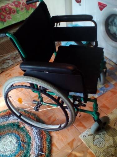 Инвалидное кресло в отличном состояние