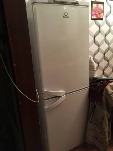Холодильник indesit б/у 