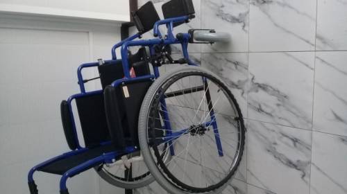 продаю инвалидную коляску