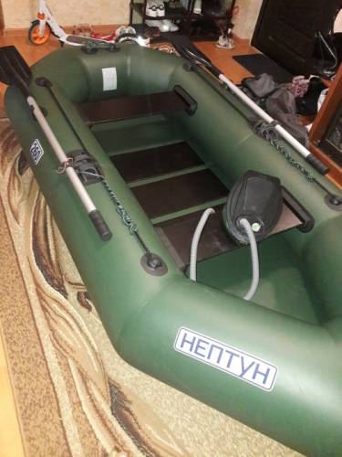 Продам надувную 2-х местную лодку “Нептун“ К-260