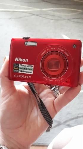 Продам новый фотоаппарат Nikon Coolpix