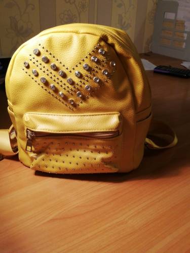 Жёлтый новый рюкзак 