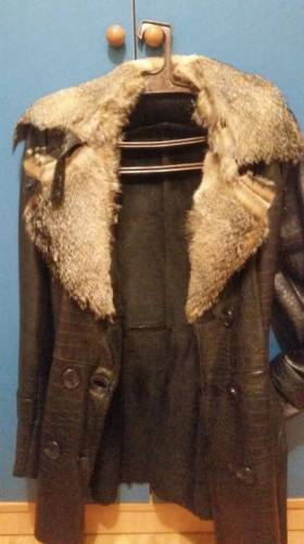 Продам дублёнку-пиджак с мехом волка