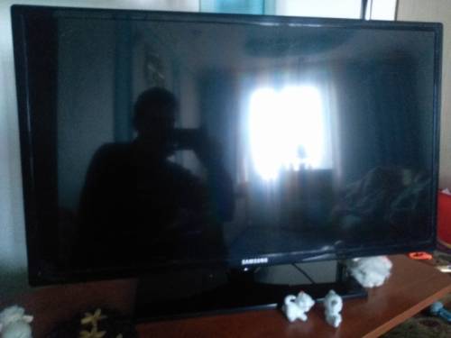 Продам телевизор Самсунг 82см диагональ в отличном состоянии торг доставка 