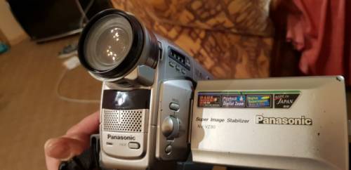 Продам видеокамеру Panasonic nv-vz30en кассетная.  