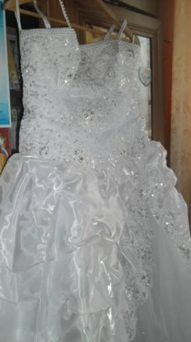 свадебное платье и костюм