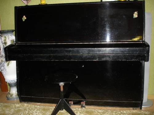 Пианино б.у. Черногоцвета.