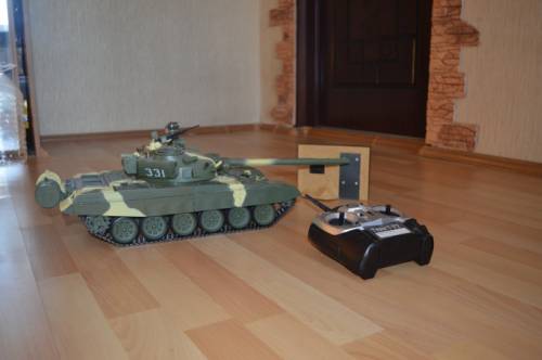 Радиоуправляемая модель танка Т-72