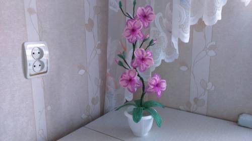Куст орхидей из бисера.