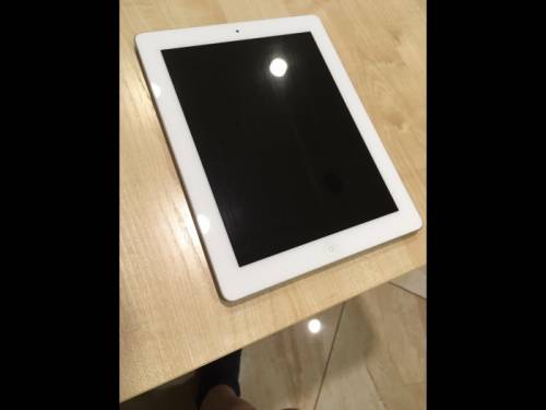 iPad 2 white на 32 gb wifi   кейс-чехол в подарок