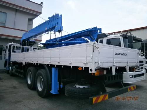 Продается КМУ dong yang ss 2725 lb на базе грузовика daewoo novus