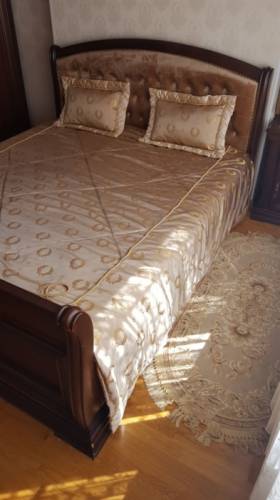 кровать с матрацем