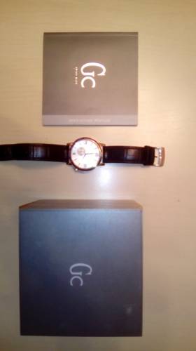 продам часы GC x59006g1s швейцарские