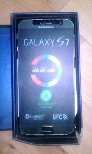 Продаю новый Samsung Galaxy 7s