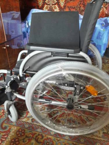 Продам инвалидные кресла