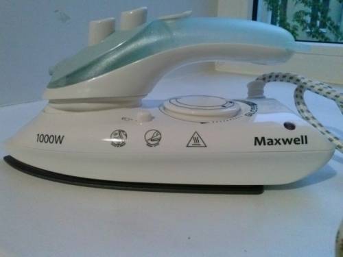 Продам утюг Maxwell MW-3012 W