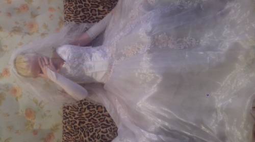 Свадебное платье с розовым оттенком