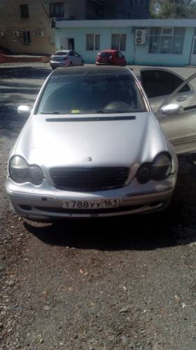  › Модель ­ Mercedes-Benz C200