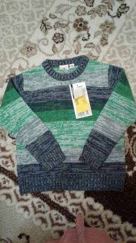 Продам новый свитер на мальчика рост 104