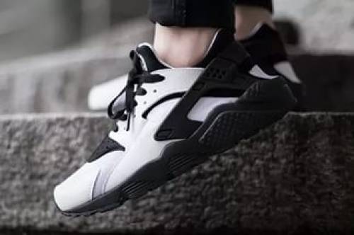 Nike air huarache бело-черные