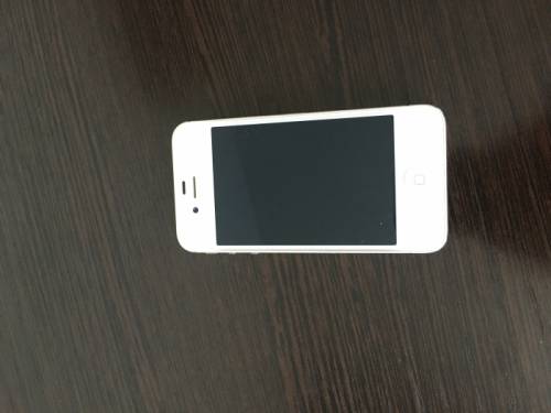 Продам телефон IPHONE  4s