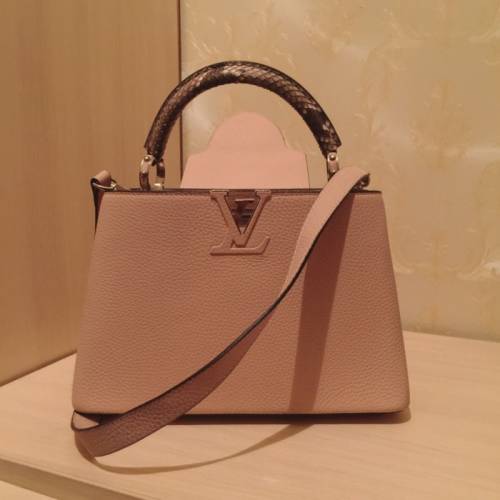 Сумка Louis Vuitton , Capucines Pm N92801