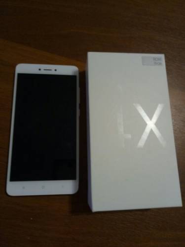 Телефон Xiaomi Redmi Note 4X. б/у 1 год.