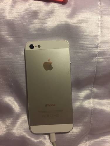 Продам iPhone 5