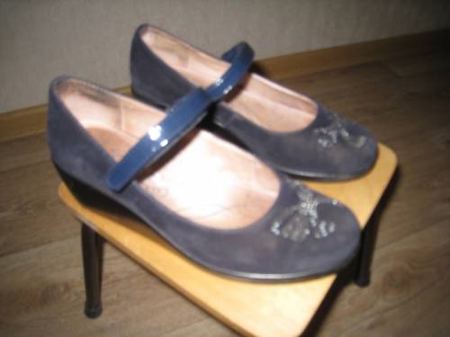 Продам туфли  для девочки