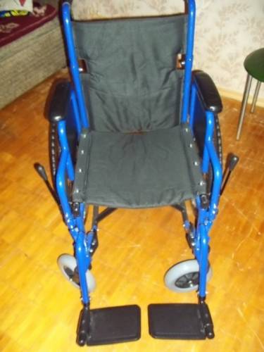 Продам инвалидную коляску 