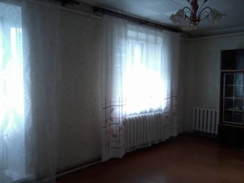 Продам 3-х ком.квартиру,3/3эт., кирпичный дом, состояние хорошее