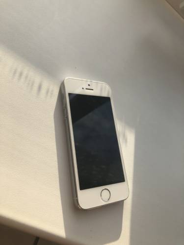 Продам IPhone 5s 16gb 