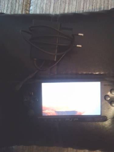 Продам PSP (игровая приставка)