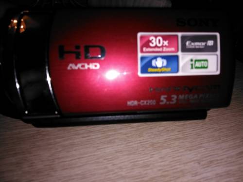 Продаётся видеокамера soni HDR- cx200e