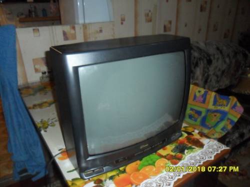 Продаю телевизор старенький