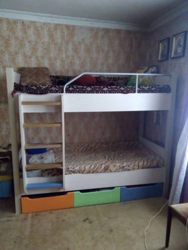 Продам недорого двухъярусную кровать